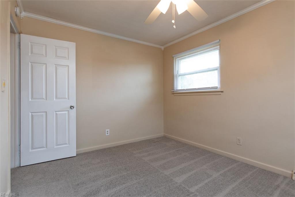 10 Warren Drive Newport News VA 23608