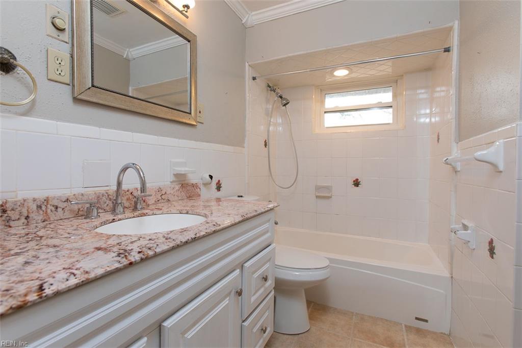 10 Warren Drive Newport News VA 23608
