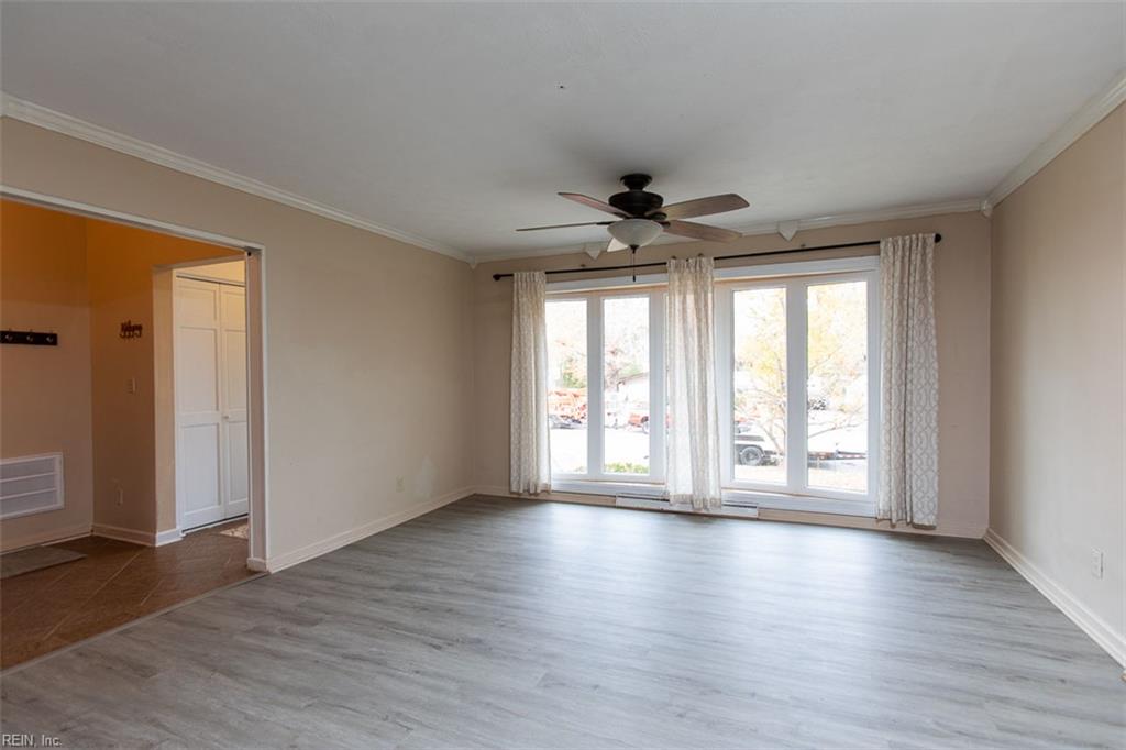 10 Warren Drive Newport News VA 23608
