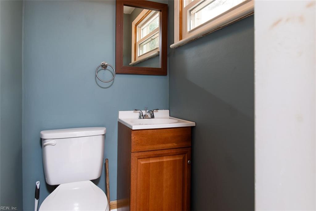 10 Warren Drive Newport News VA 23608