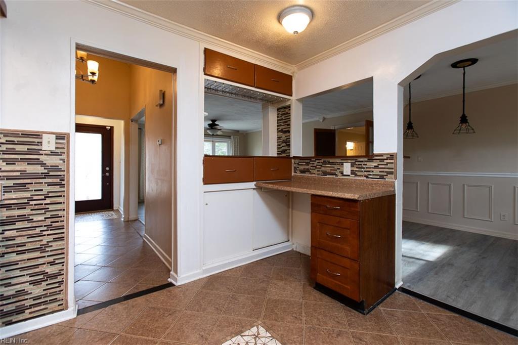 10 Warren Drive Newport News VA 23608