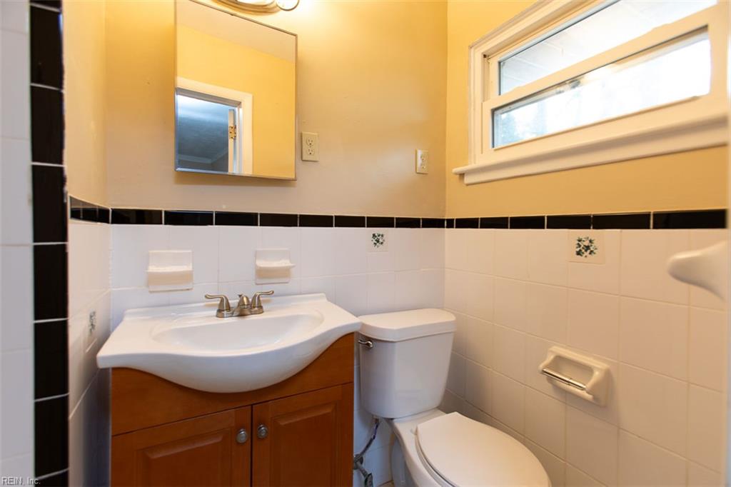 10 Warren Drive Newport News VA 23608