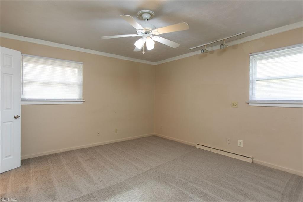 10 Warren Drive Newport News VA 23608