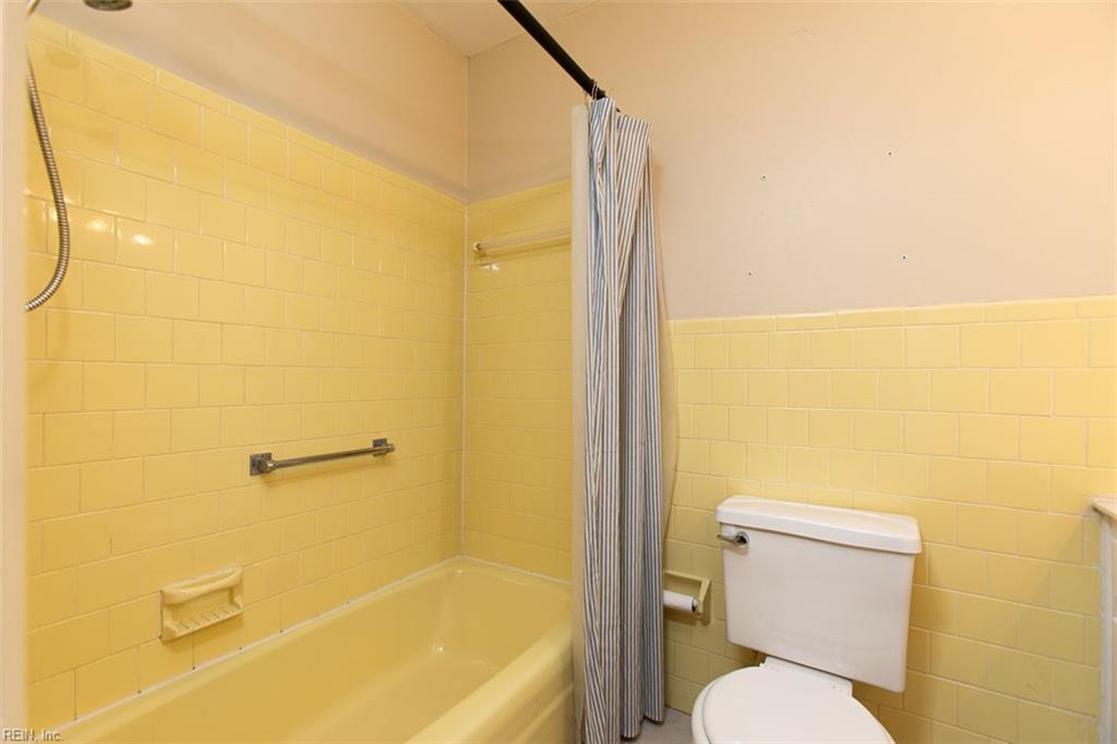10 Warren Drive Newport News VA 23608