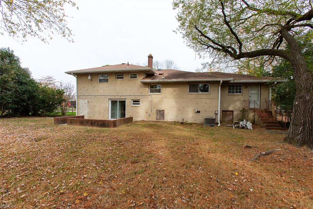 10 Warren Drive Newport News VA 23608