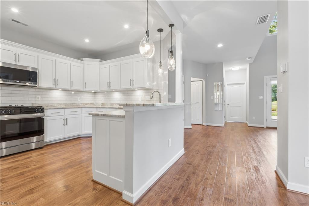 812 E Willow Point Place Newport News VA 23602