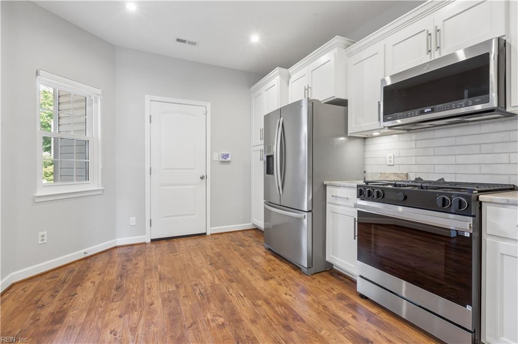 812 E Willow Point Place Newport News VA 23602