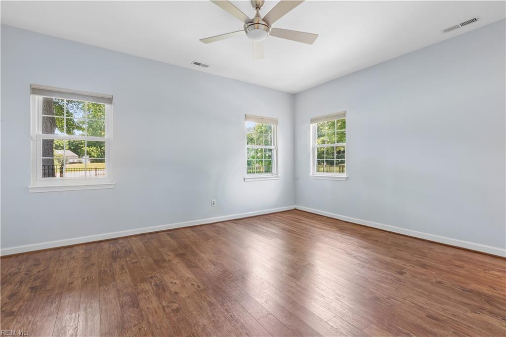 812 E Willow Point Place Newport News VA 23602