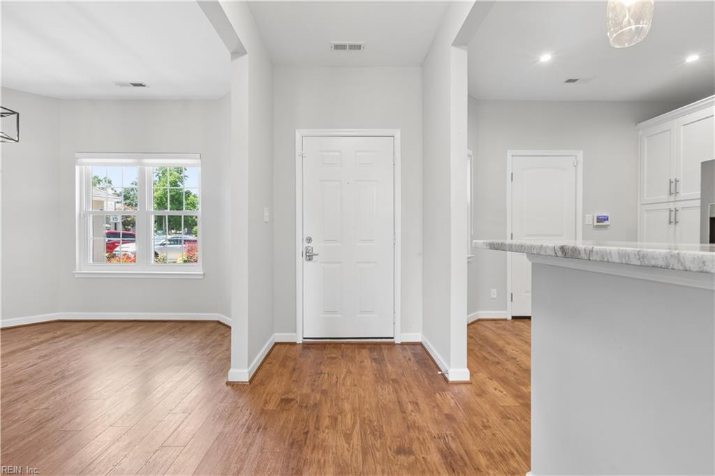 812 E Willow Point Place Newport News VA 23602