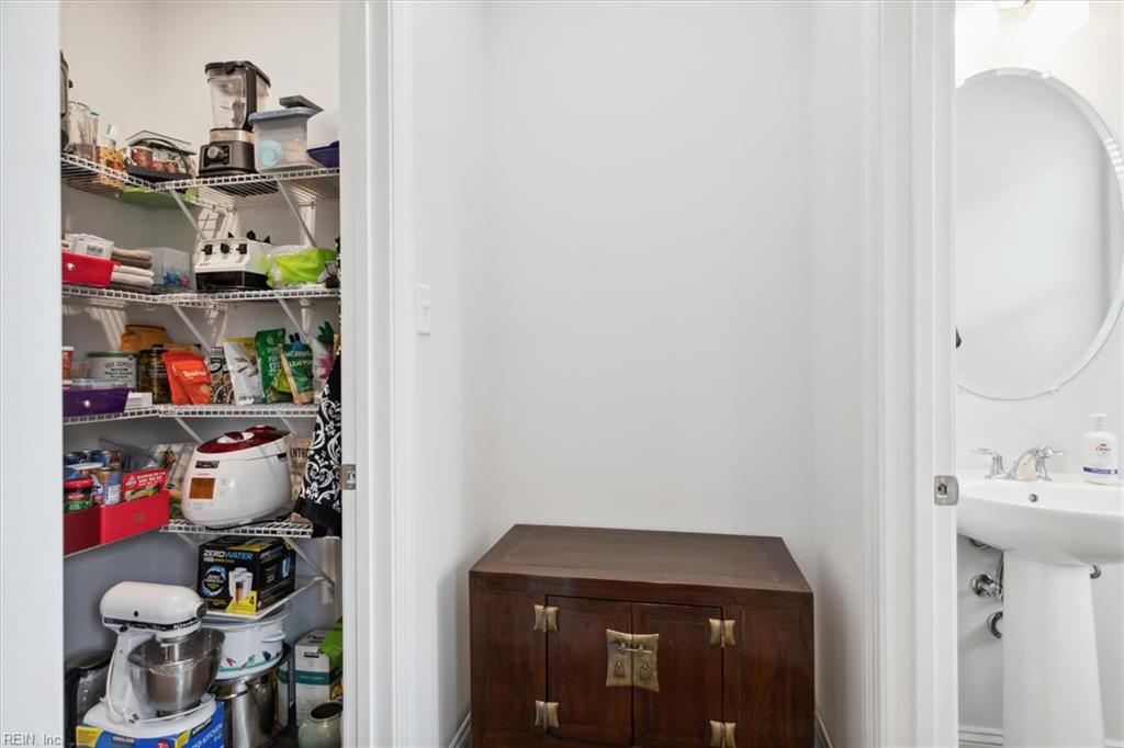 115 Daybeacon Street Yorktown VA 23692