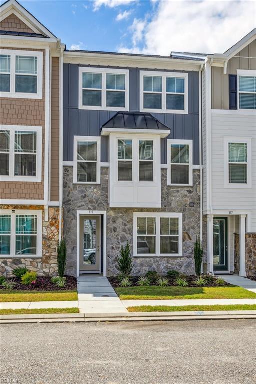 115 Daybeacon Street Yorktown VA 23692