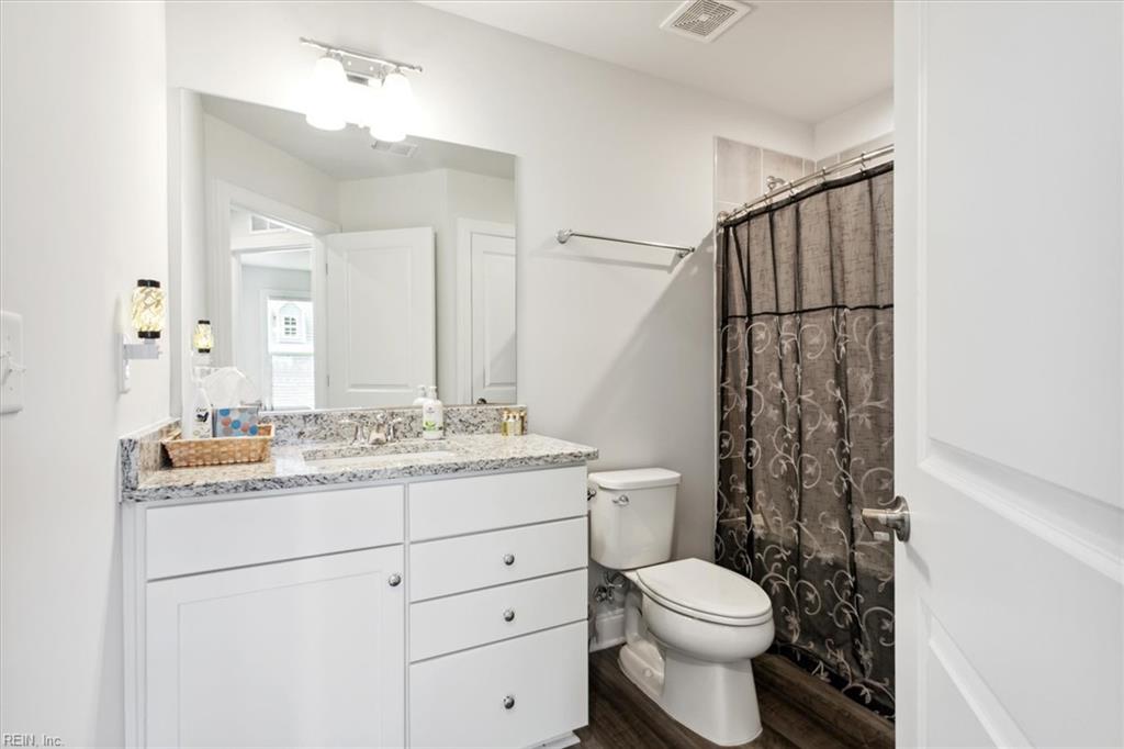 115 Daybeacon Street Yorktown VA 23692