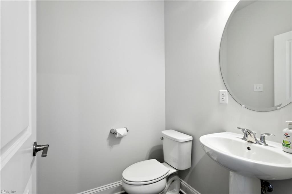 115 Daybeacon Street Yorktown VA 23692