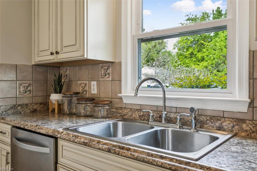 106 Captains Lane Newport News VA 23602