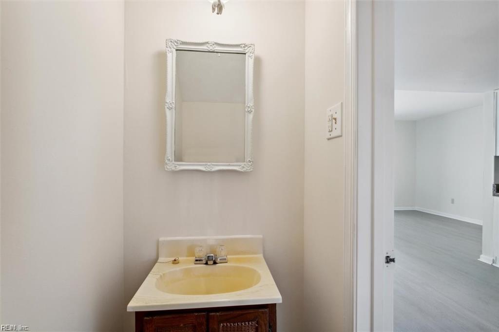 14541 Old Courthouse Way Newport News VA 23608