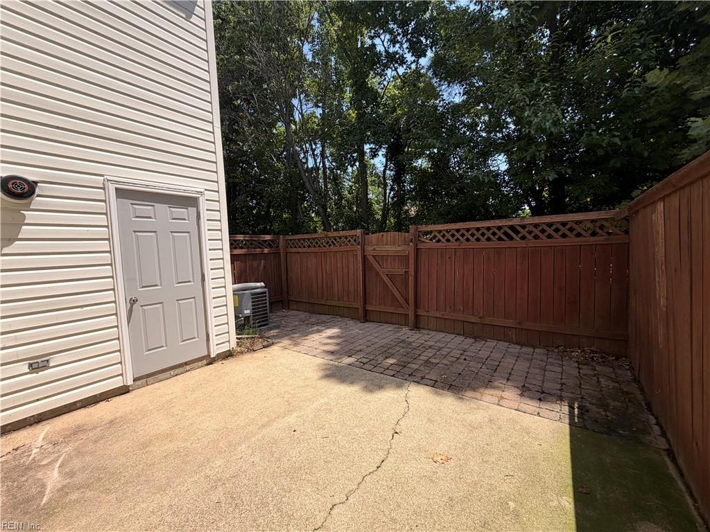 301 Wrought Iron Bend Yorktown VA 23693
