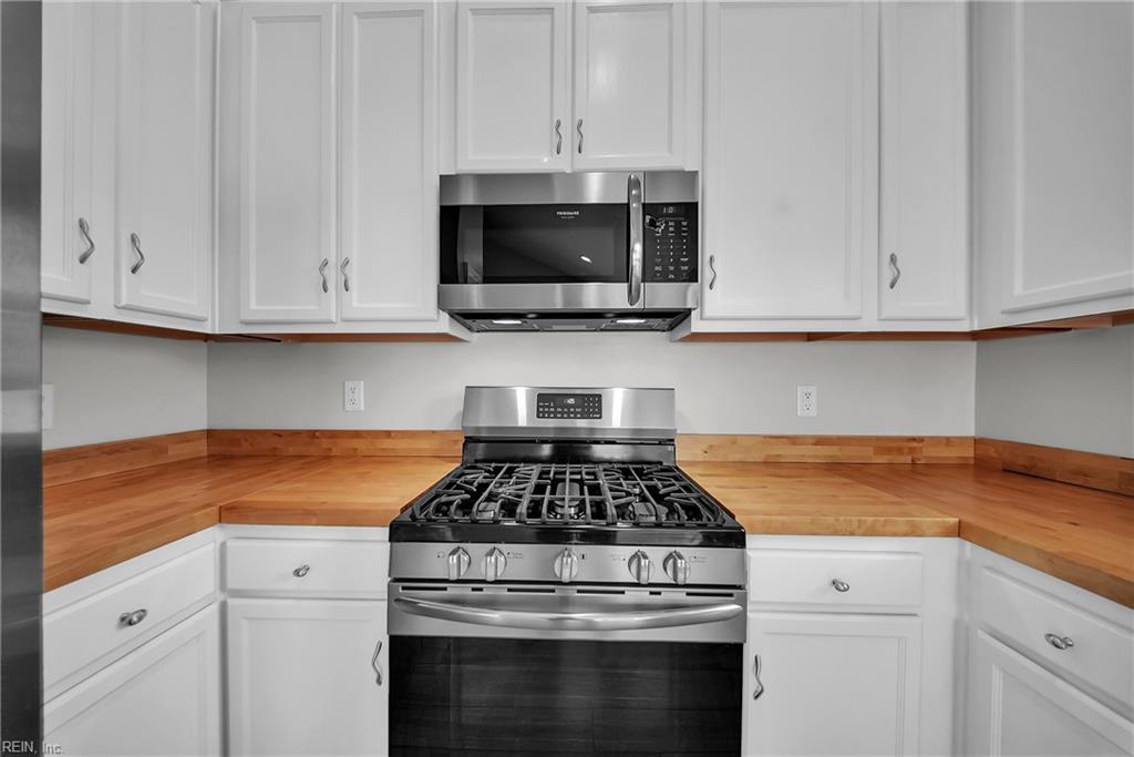 408 Holmes Blvd Boulevard Yorktown VA 23692