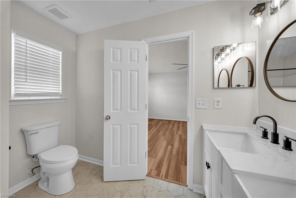 408 Holmes Blvd Boulevard Yorktown VA 23692
