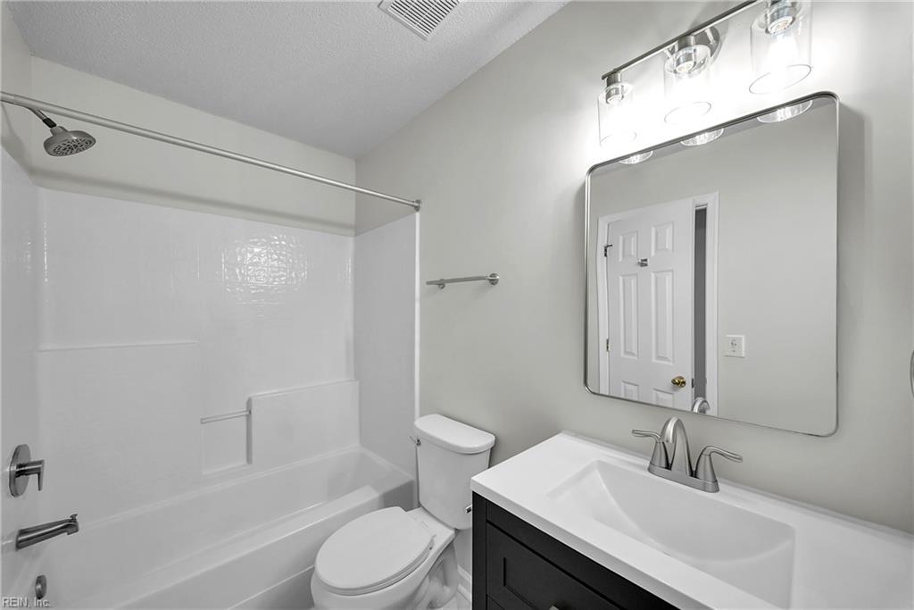 408 Holmes Blvd Boulevard Yorktown VA 23692