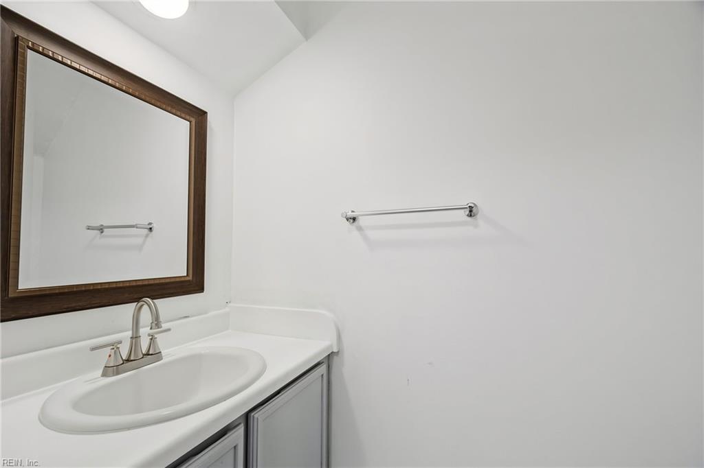 372 Circuit Lane Newport News VA 23608