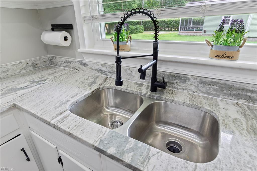 20 Atkins Lane Newport News VA 23602