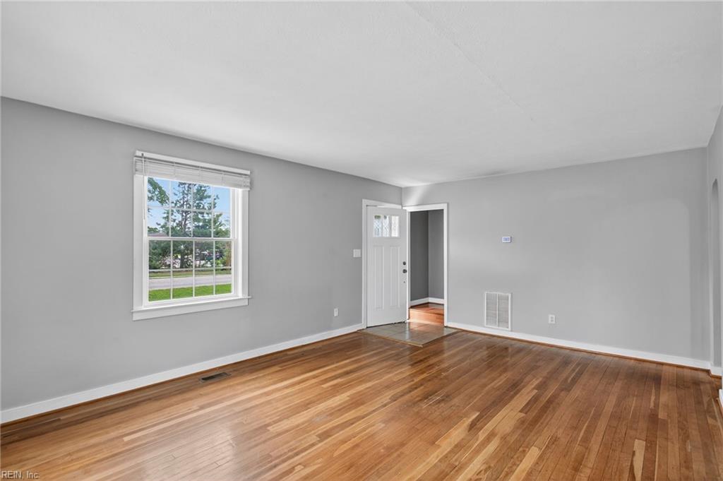 114 Battle Road Yorktown VA 23692