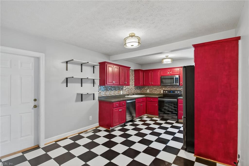 114 Battle Road Yorktown VA 23692