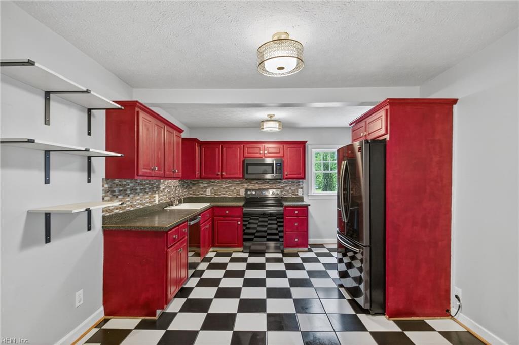 114 Battle Road Yorktown VA 23692