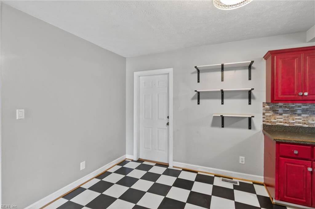 114 Battle Road Yorktown VA 23692