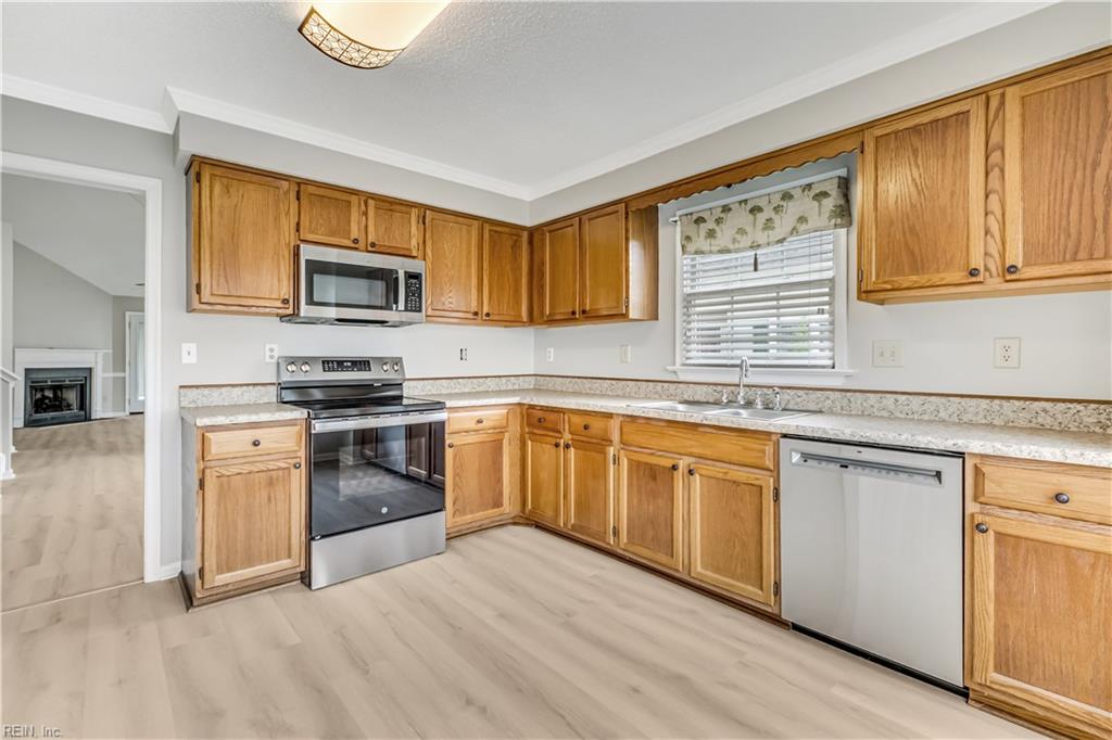 175 Rustling Oak Ridge Yorktown VA 23692