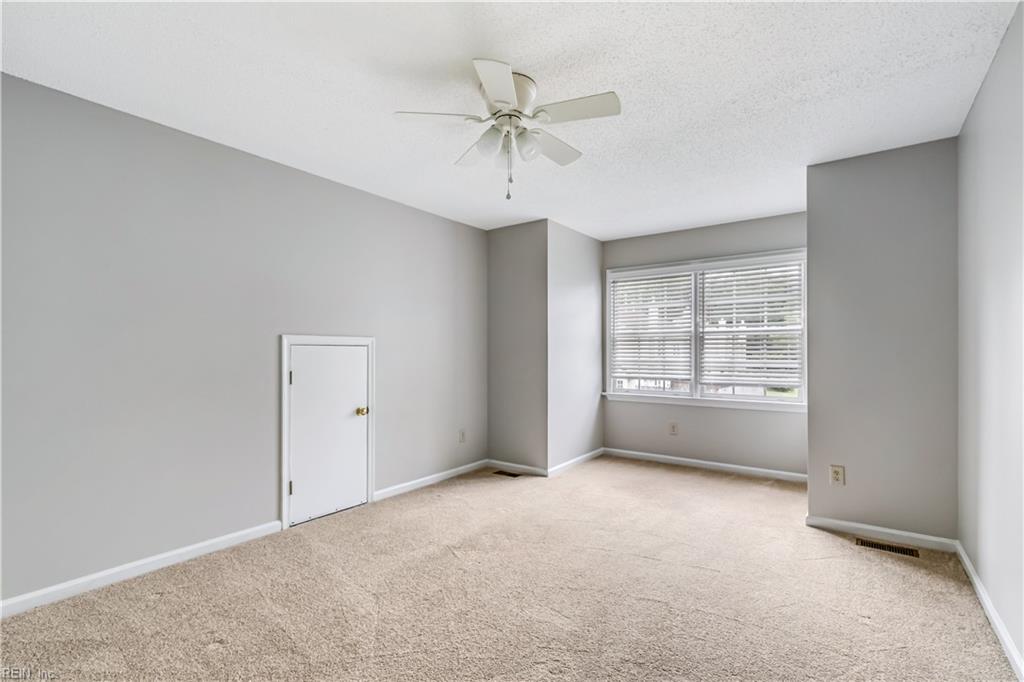 175 Rustling Oak Ridge Yorktown VA 23692