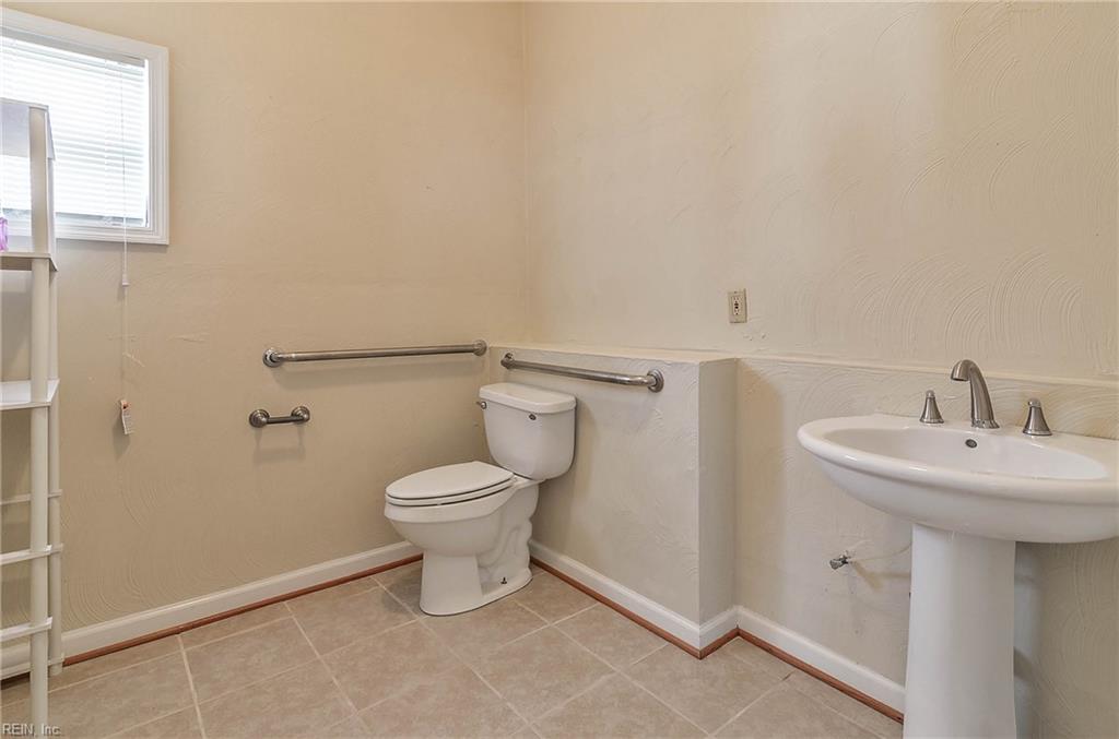 1126 44th Street Newport News VA 23607