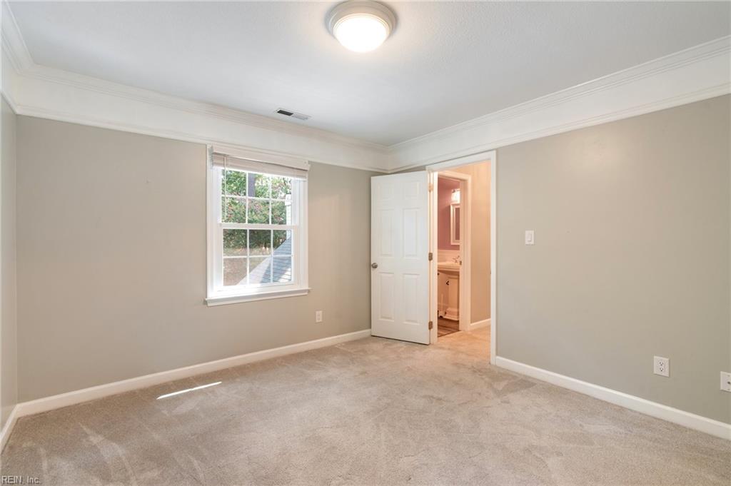 412 Peachtree Lane Yorktown VA 23693