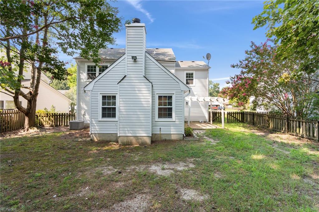 412 Peachtree Lane Yorktown VA 23693