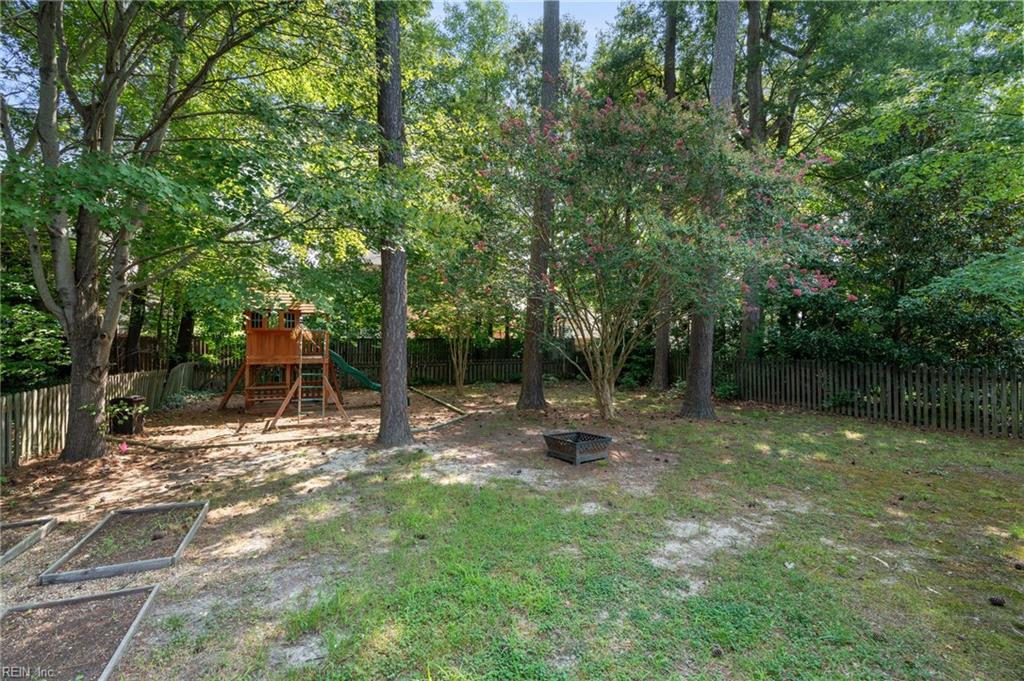 412 Peachtree Lane Yorktown VA 23693