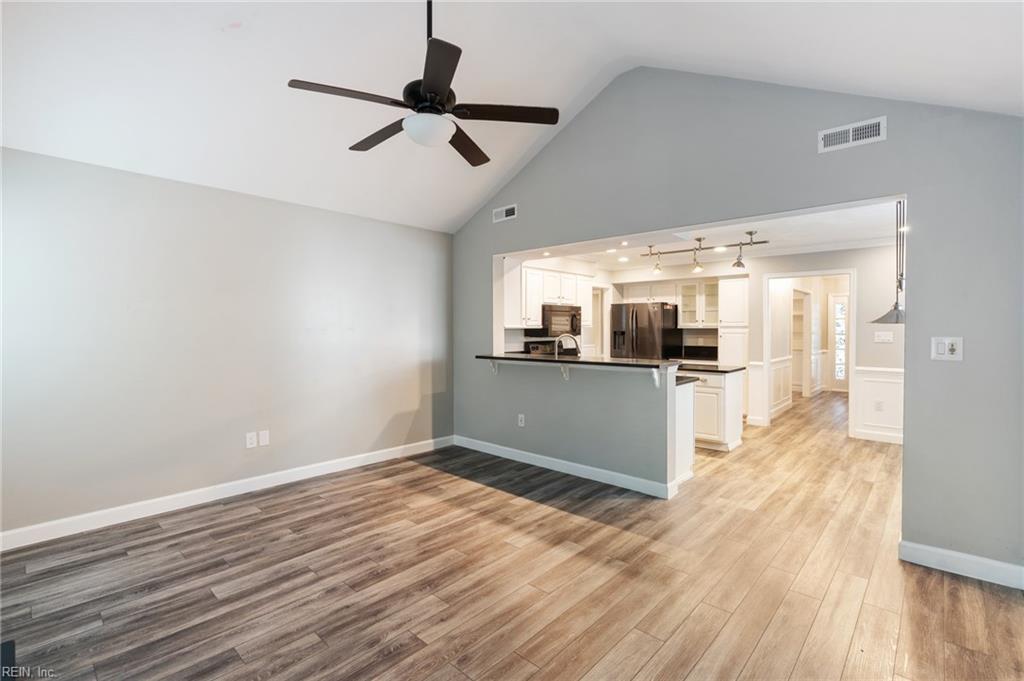 412 Peachtree Lane Yorktown VA 23693