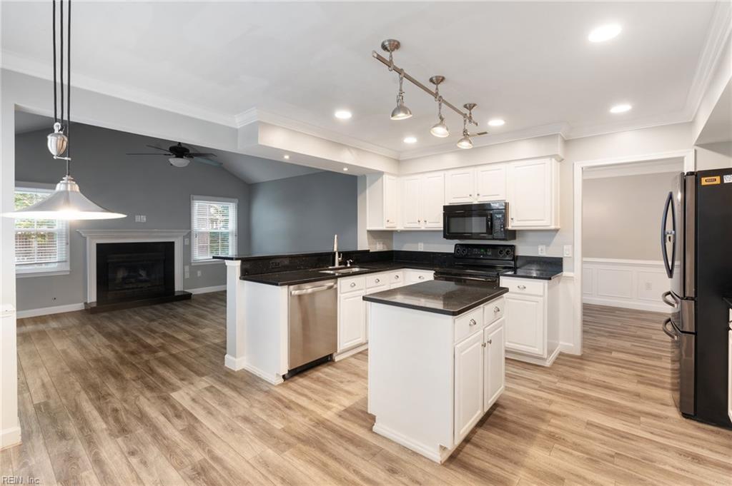 412 Peachtree Lane Yorktown VA 23693