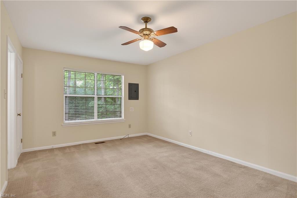 227 Ashridge Lane Newport News VA 23602