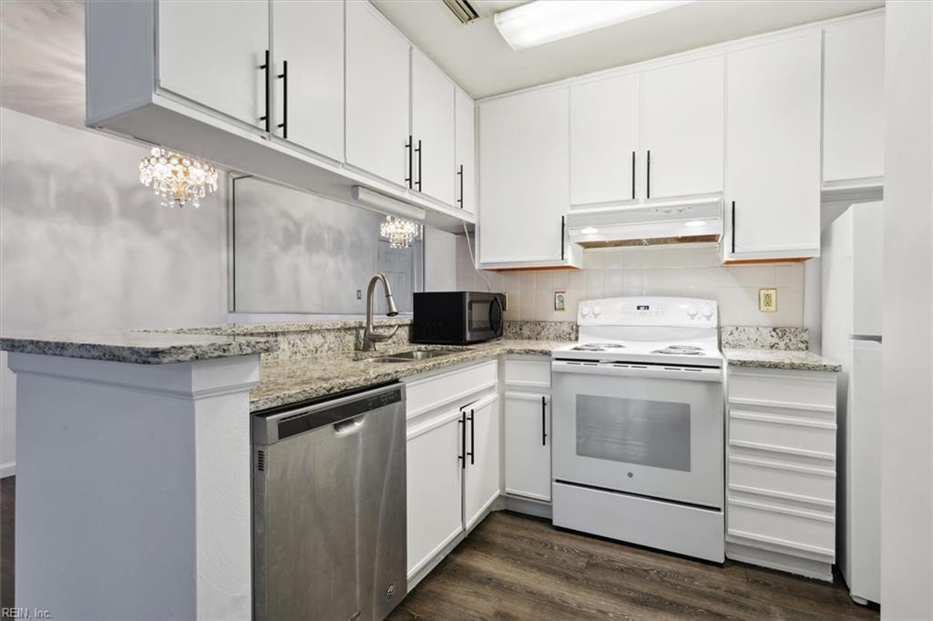3959 Horse Run Glen Newport News VA 23602