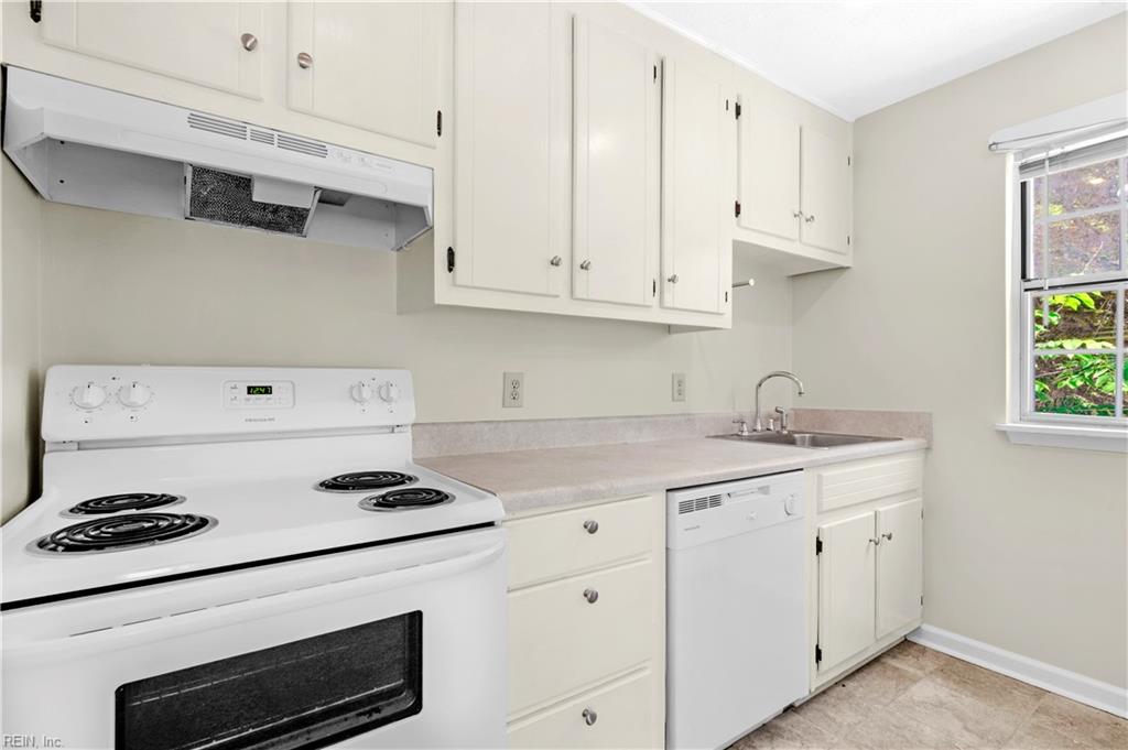 6661 Cedar Lake Drive Gloucester VA 23061