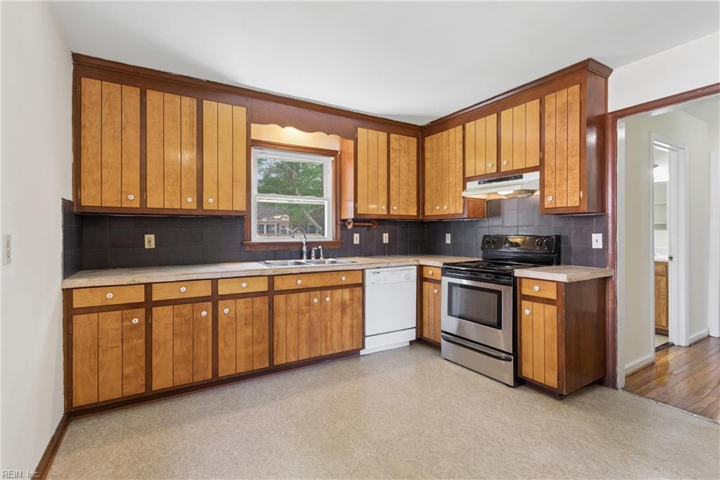 122 Kohler Crescent Newport News VA 23606