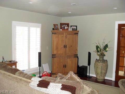 106 Lakeview Drive Yorktown VA 23692
