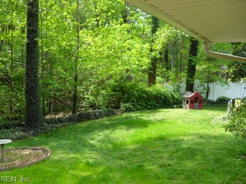 106 Lakeview Drive Yorktown VA 23692