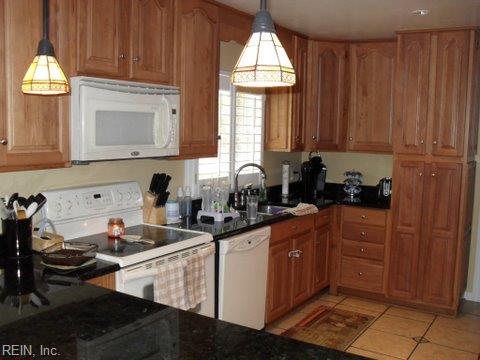 106 Lakeview Drive Yorktown VA 23692
