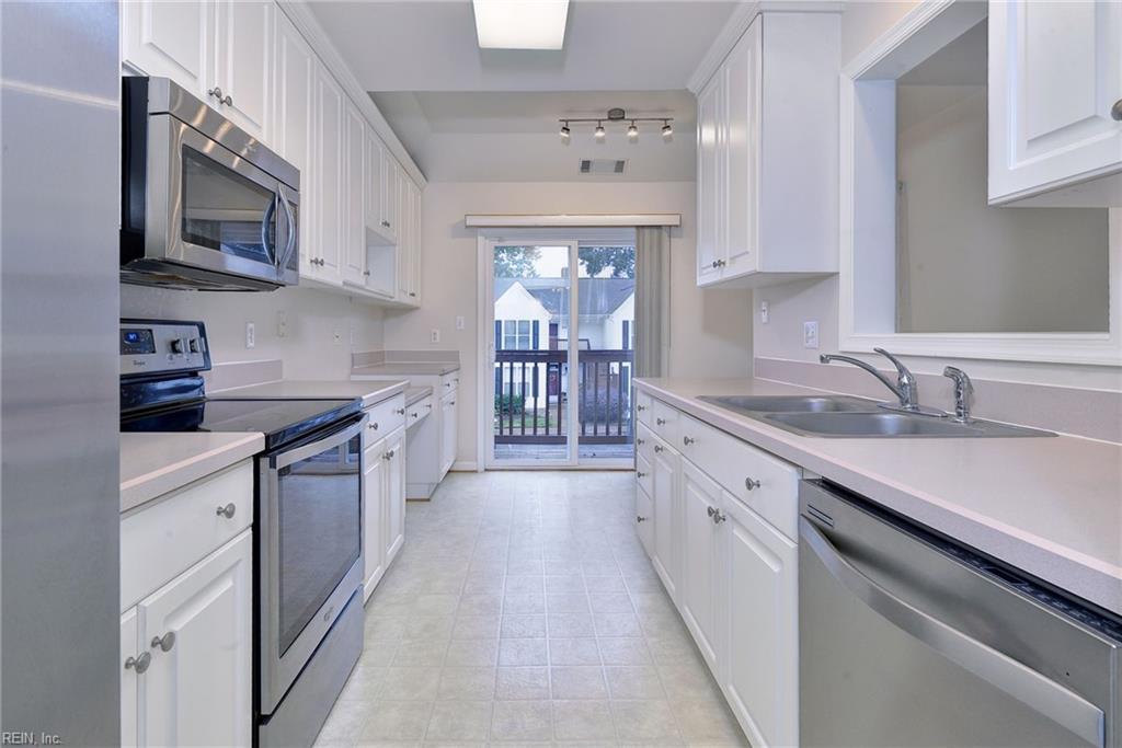 526 Ironwood Drive Yorktown VA 23693