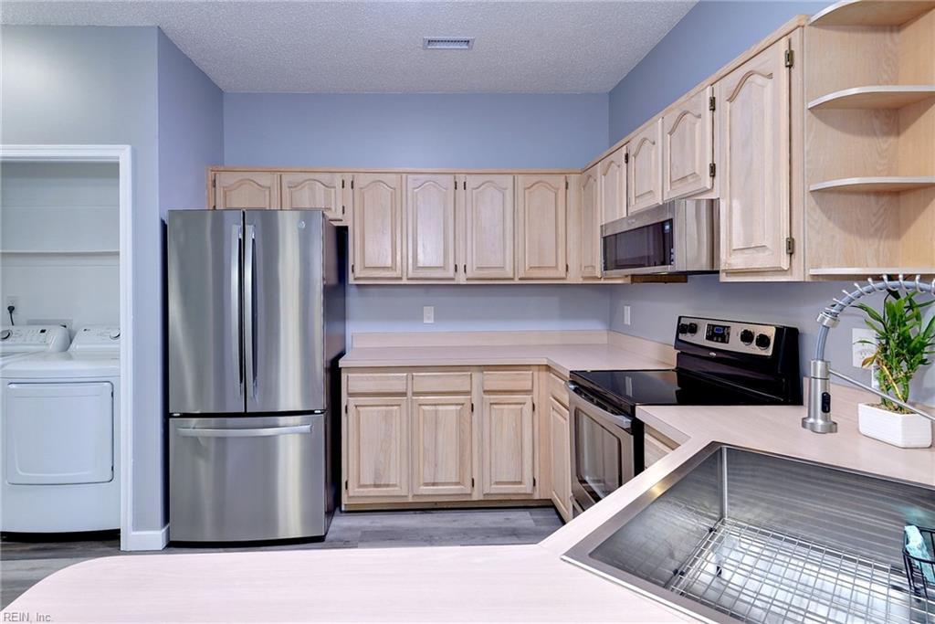 1596 Willow Cove Newport News VA 23602