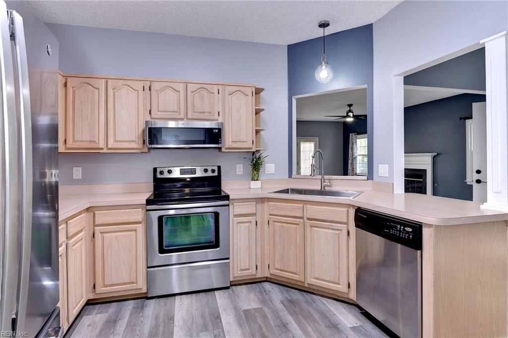 1596 Willow Cove Newport News VA 23602