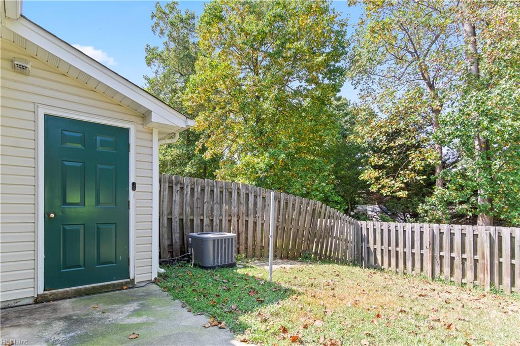 1915 Algonquin Trail Williamsburg VA 23185