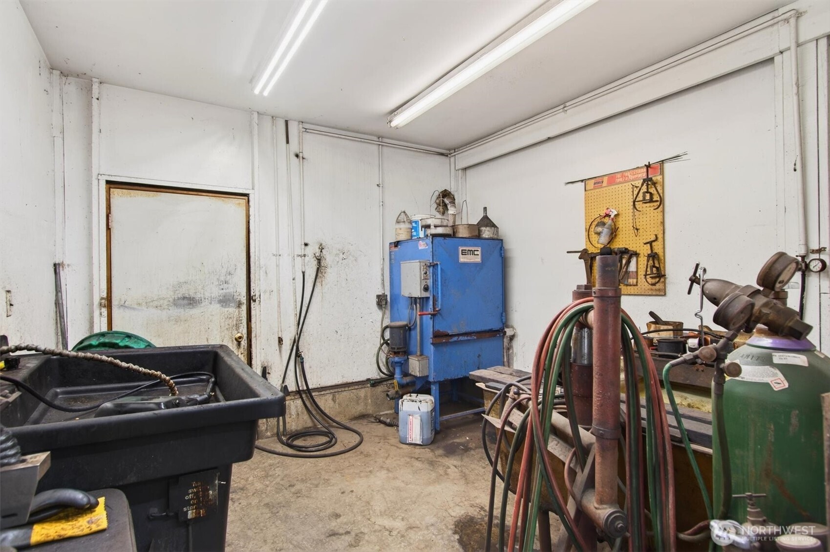 305 E State Route 4 Cathlamet WA 98612