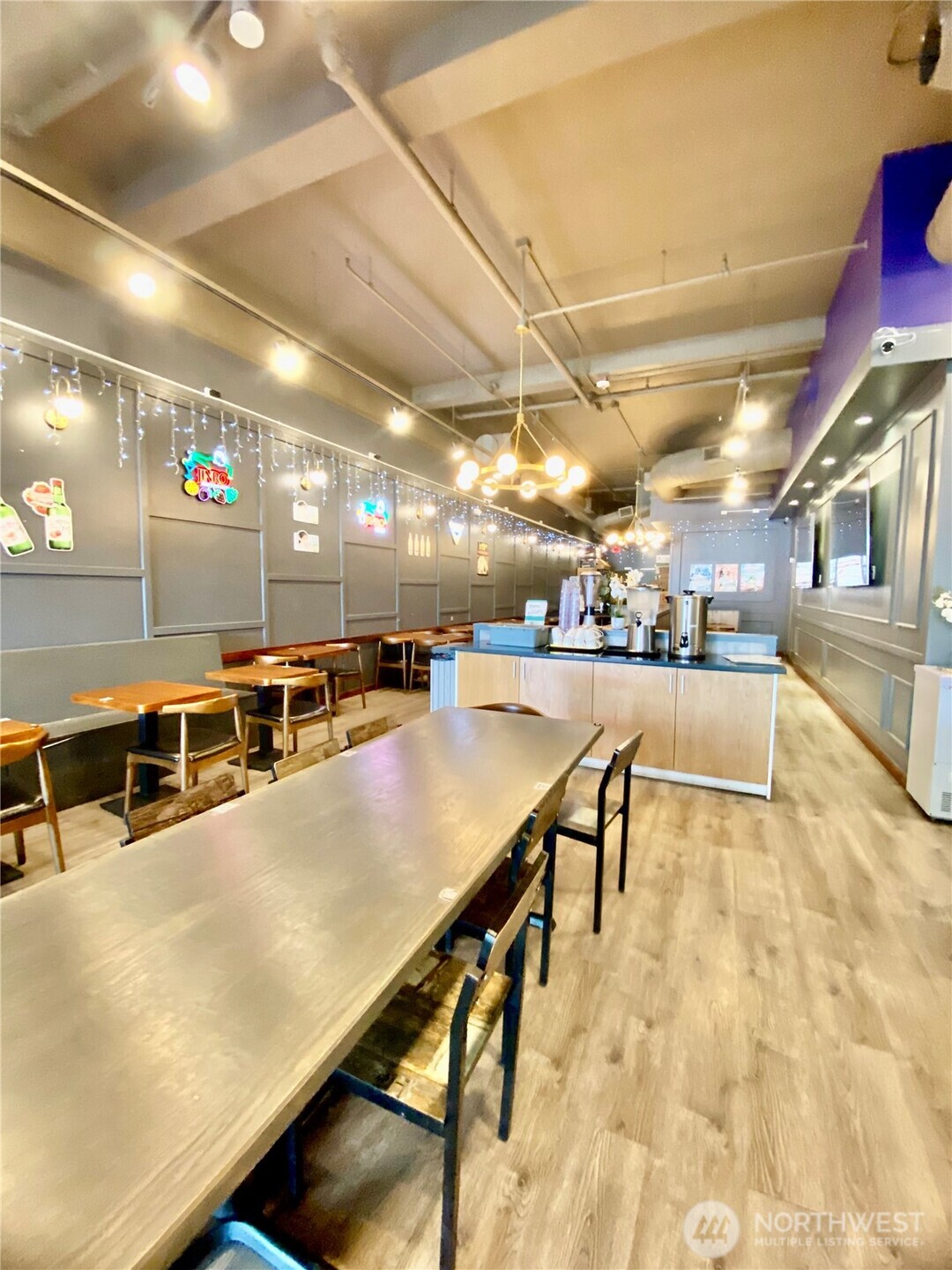 4520 University Way NE Seattle WA 98105